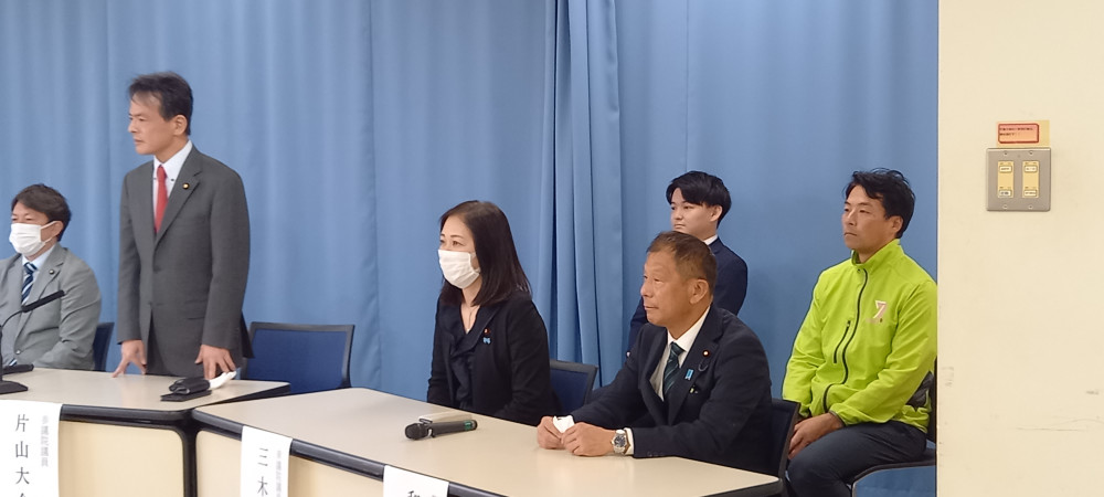 片山大介さんの兵庫維新の会代表選出馬記者会見に同席しました。