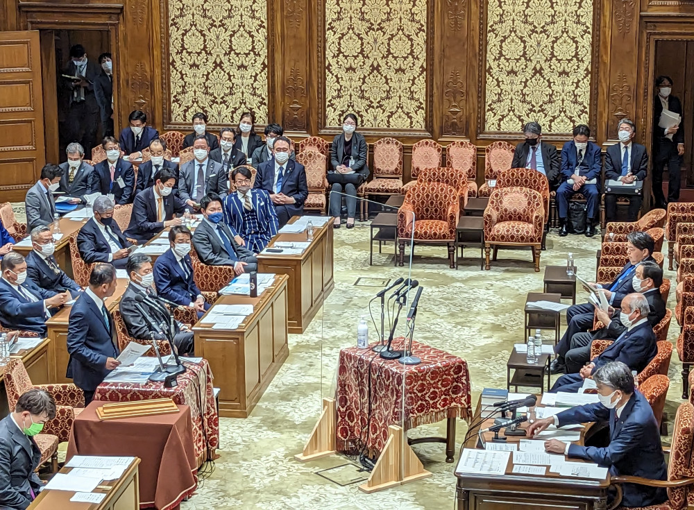 2月6日(月)予算委員会に立って質疑致しました。