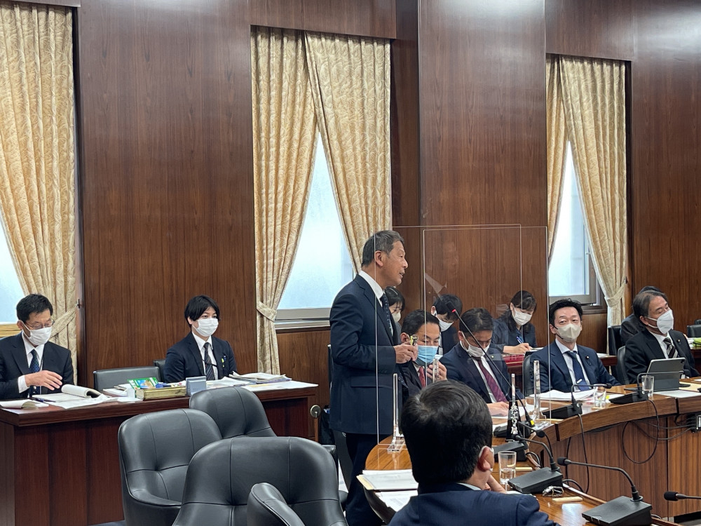 3月10日(金)外務委員会に立って質疑致しました。