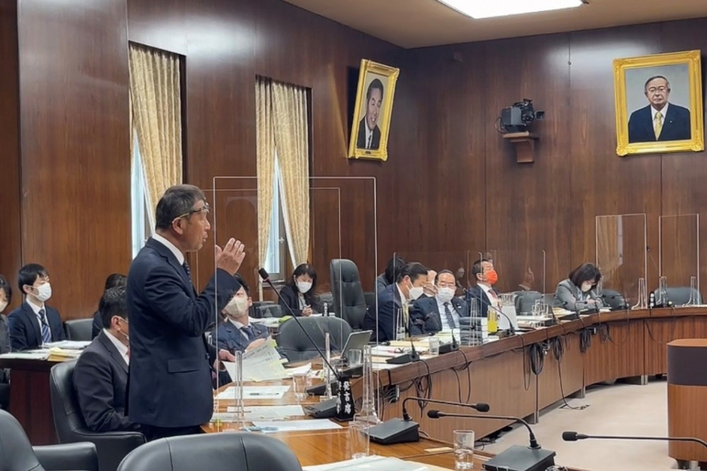 3月10日(金)外務委員会に立って質疑致しました。