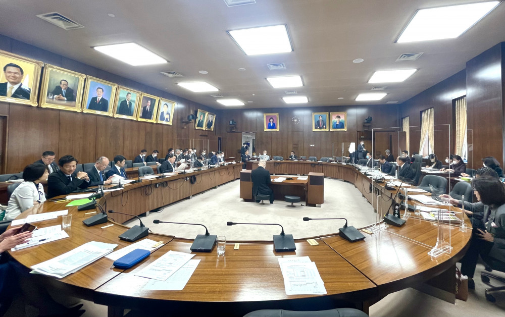 3月15日(水)外務委員会に立って質疑いたしました。