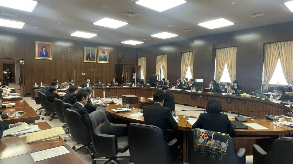 3月29日(水)外務委員会に立って質疑いたしました。