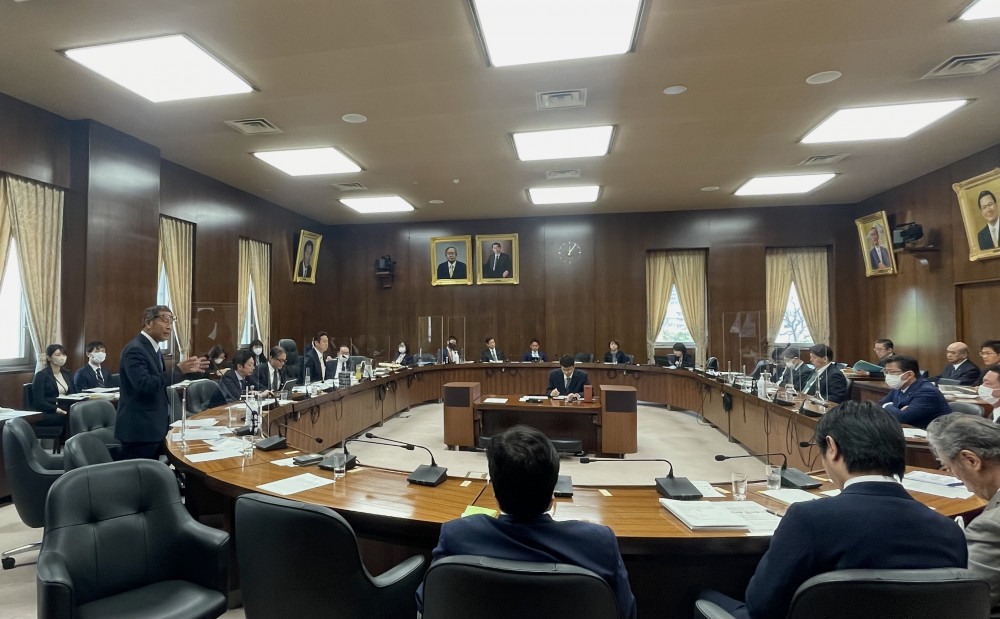 3月29日(水)外務委員会に立って質疑いたしました。