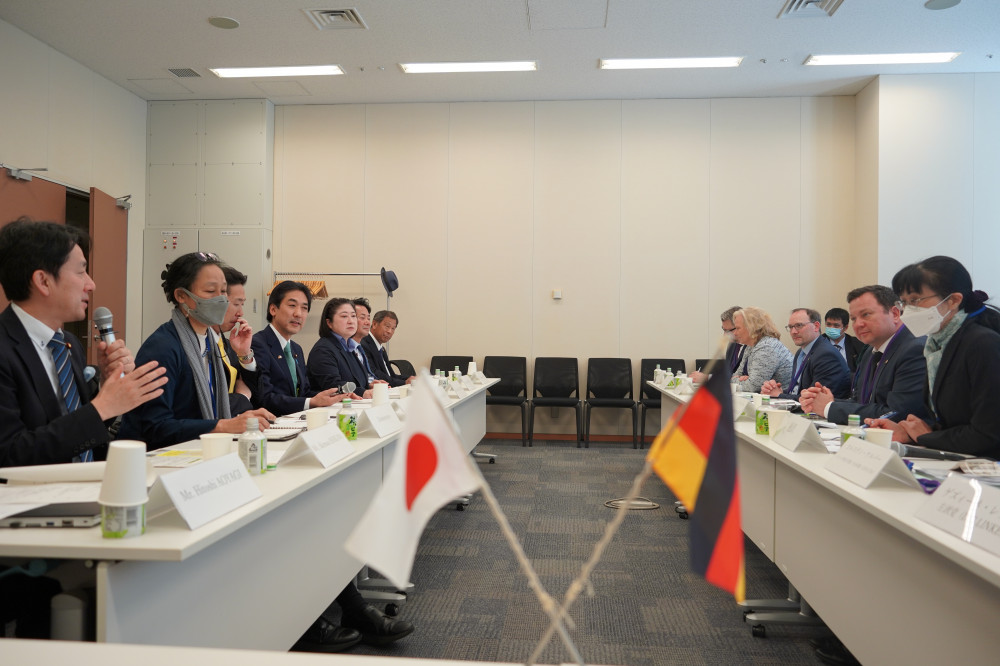 ドイツ連邦議会予算・ 決算委員会の皆様との意見交換会に出席いたしました。
