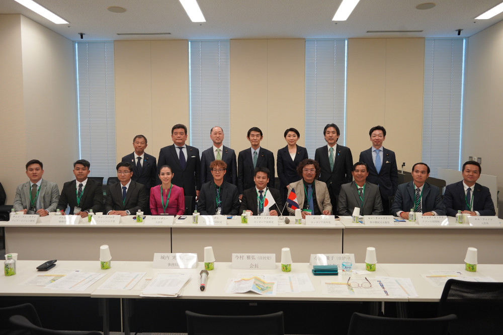 カンボジア与野党若手政治関係者との意見交換会に出席いたしました。