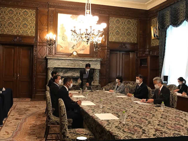 情報監視審査会委員に選任されました。