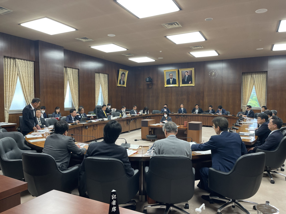 5月31日(水)外務委員会に立って質疑いたしました。