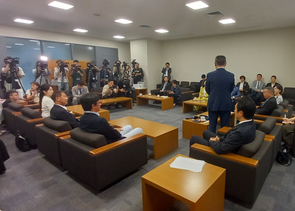 柯文哲前台北市長が馬場代表を訪ねられ、面談に同席いたしました。