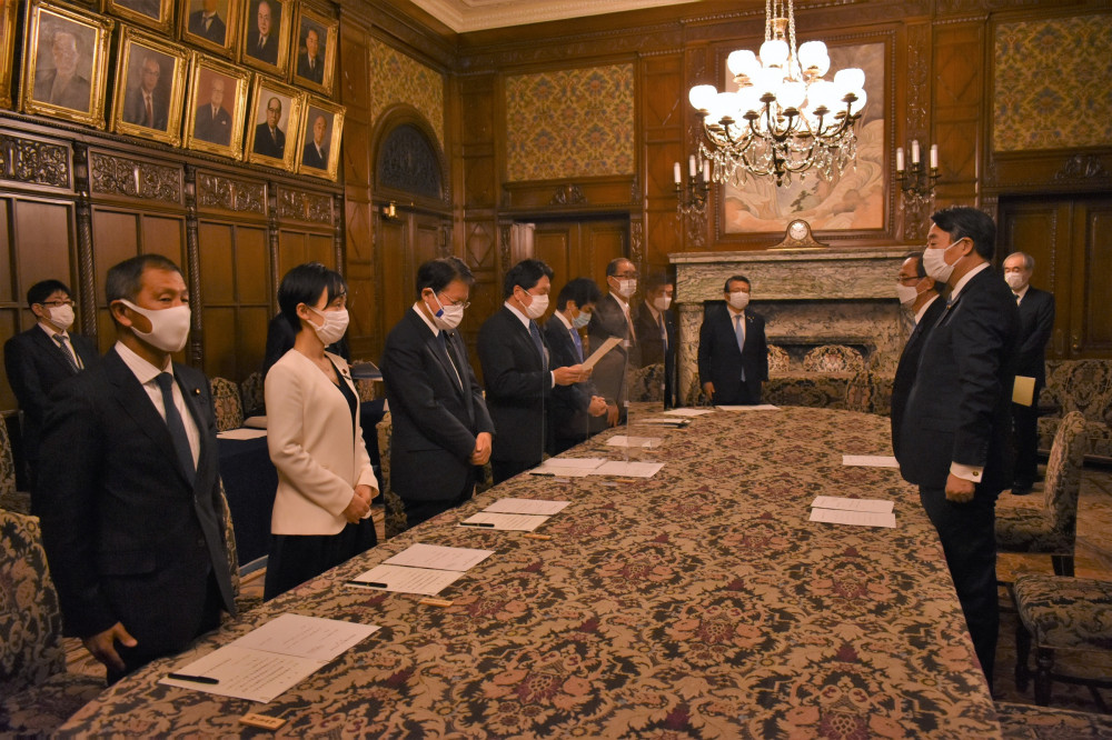 情報監視審査会宣誓