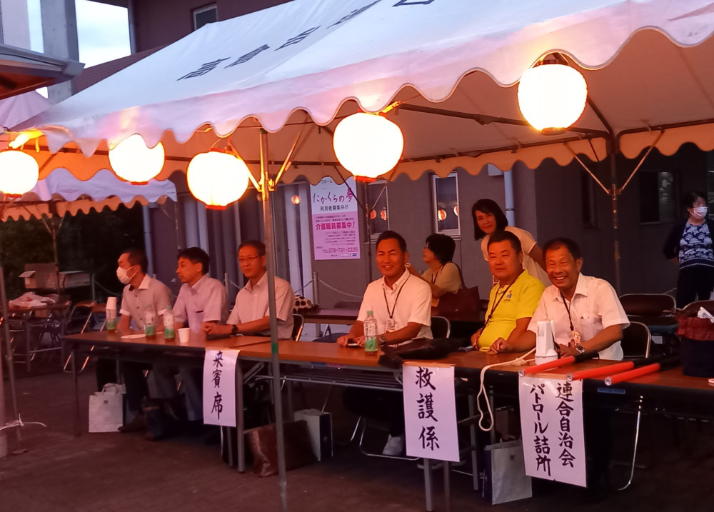 地域の盆踊りにて①