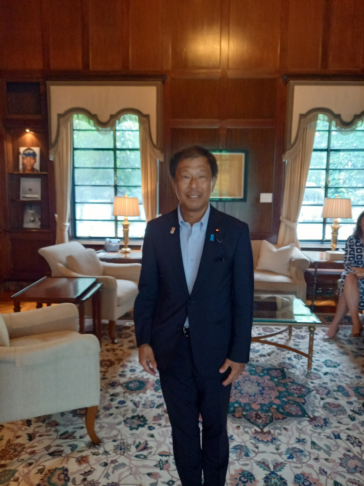 米国国会議員団歓迎レセプションにて、情報交換いたしました。