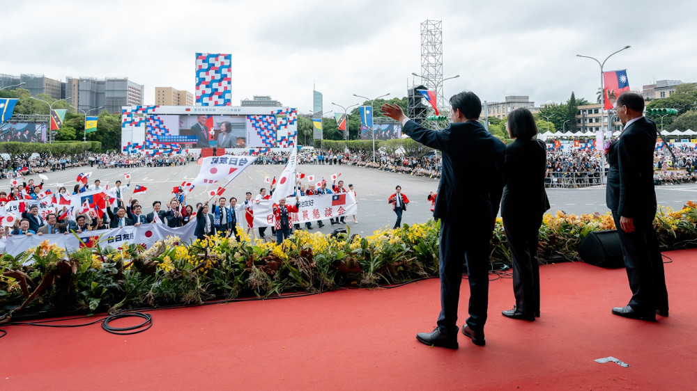 ①日華議員懇談会にて、国慶雙十節祝賀訪台団として台湾を訪問いたしました。