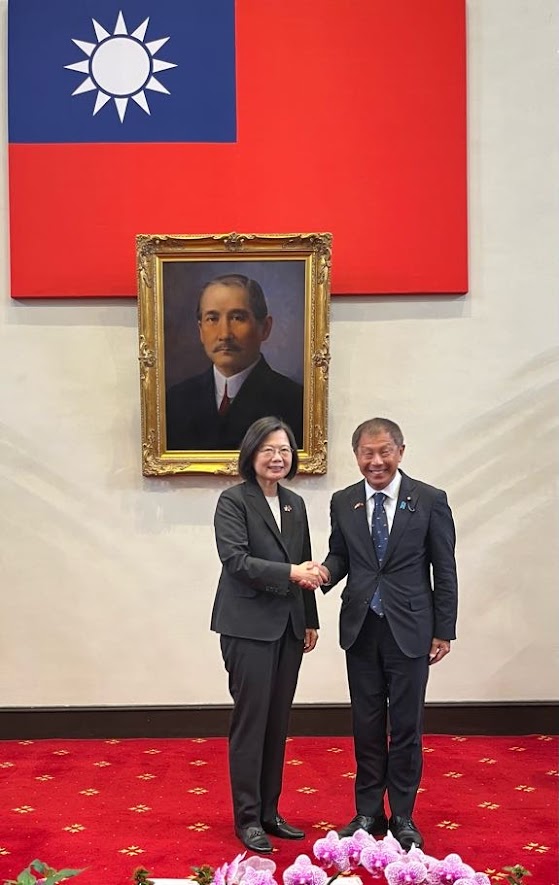 ③日華議員懇談会にて、国慶雙十節祝賀訪台団として台湾を訪問いたしました。