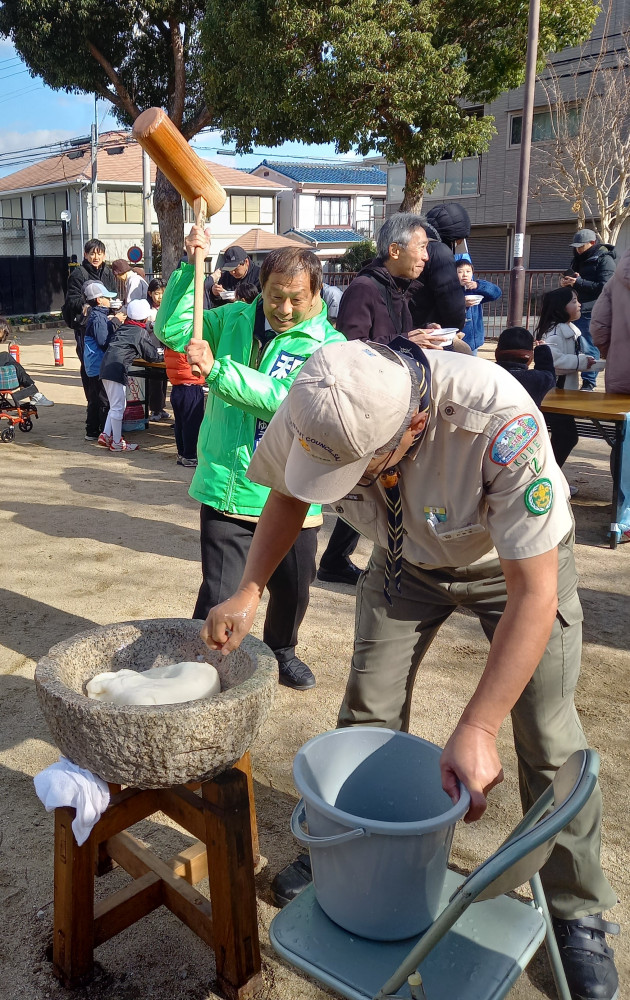 地域の餅つき大会にて