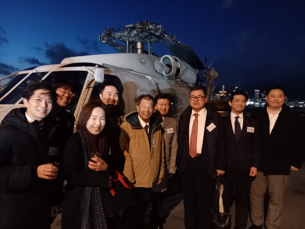 海上自衛隊 練習艦隊の歓迎レセプションにて。