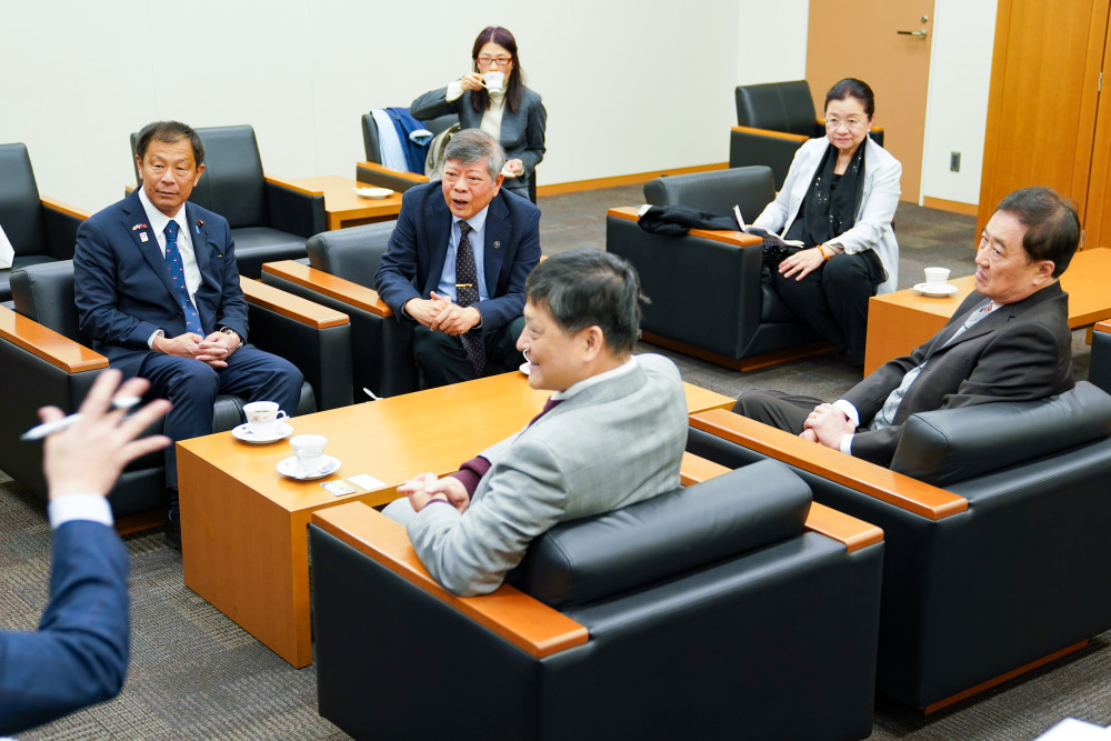 中華民国監察院 李鴻鈞副院長方が来日され、日本維新の会として表敬を受けました。