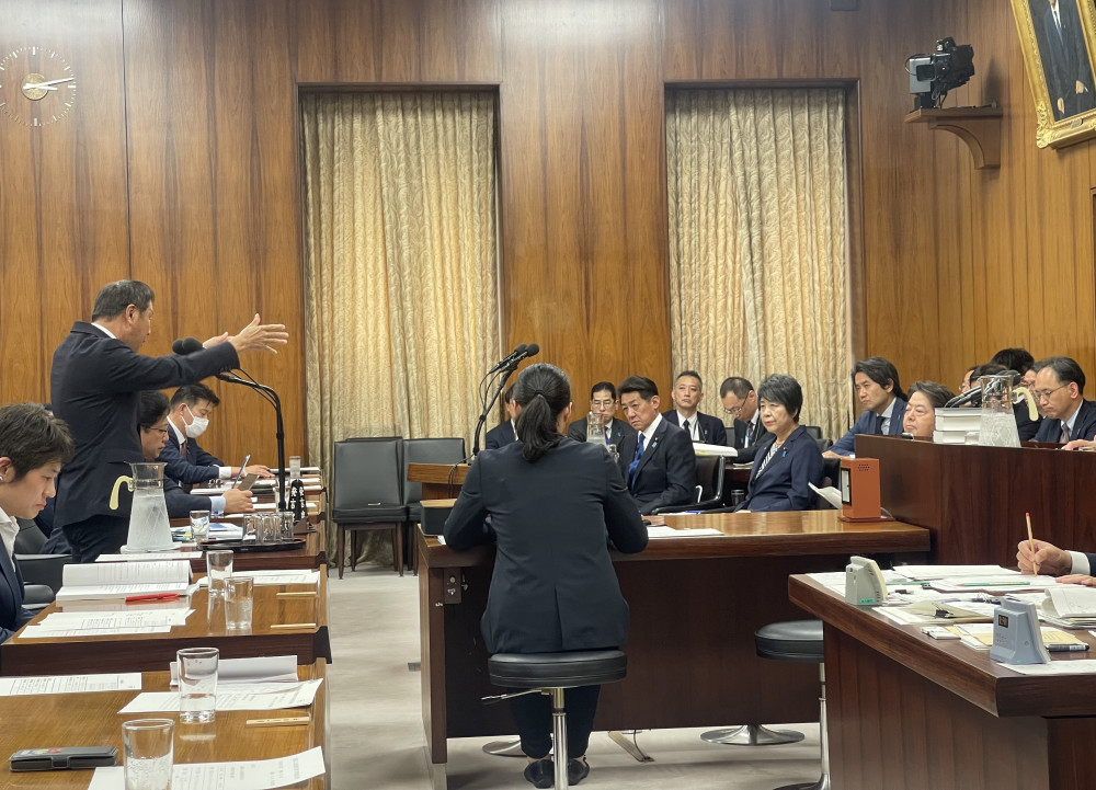 4月5日(金)北朝鮮による拉致問題等に関する特別委員会の質疑に立ちました。