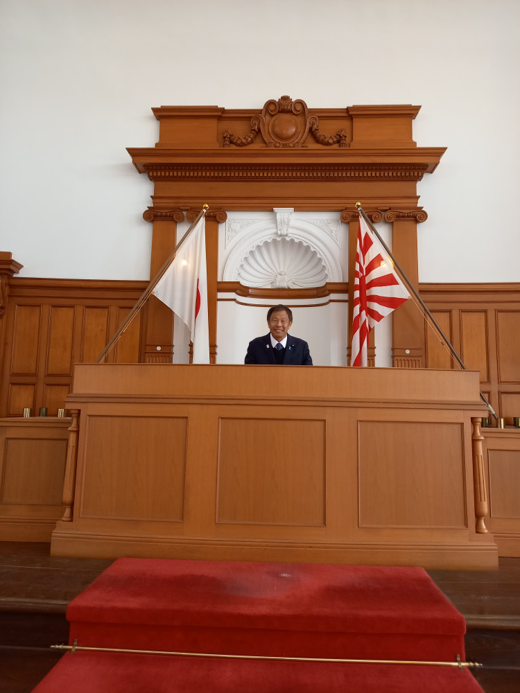 ②日本維新の会の有志の議員メンバーで、海上自衛隊(江田島・呉)を視察