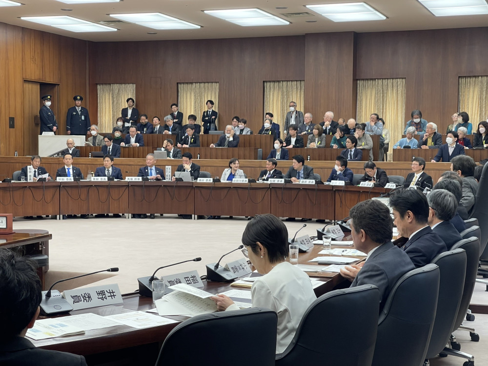 衆議院憲法審査会にて、日本維新の会から質問に立ちました。