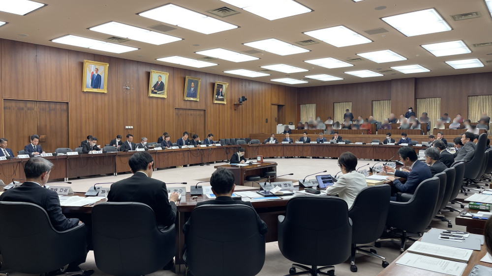 衆議院憲法審査会にて、日本維新の会から質問に立ちました。