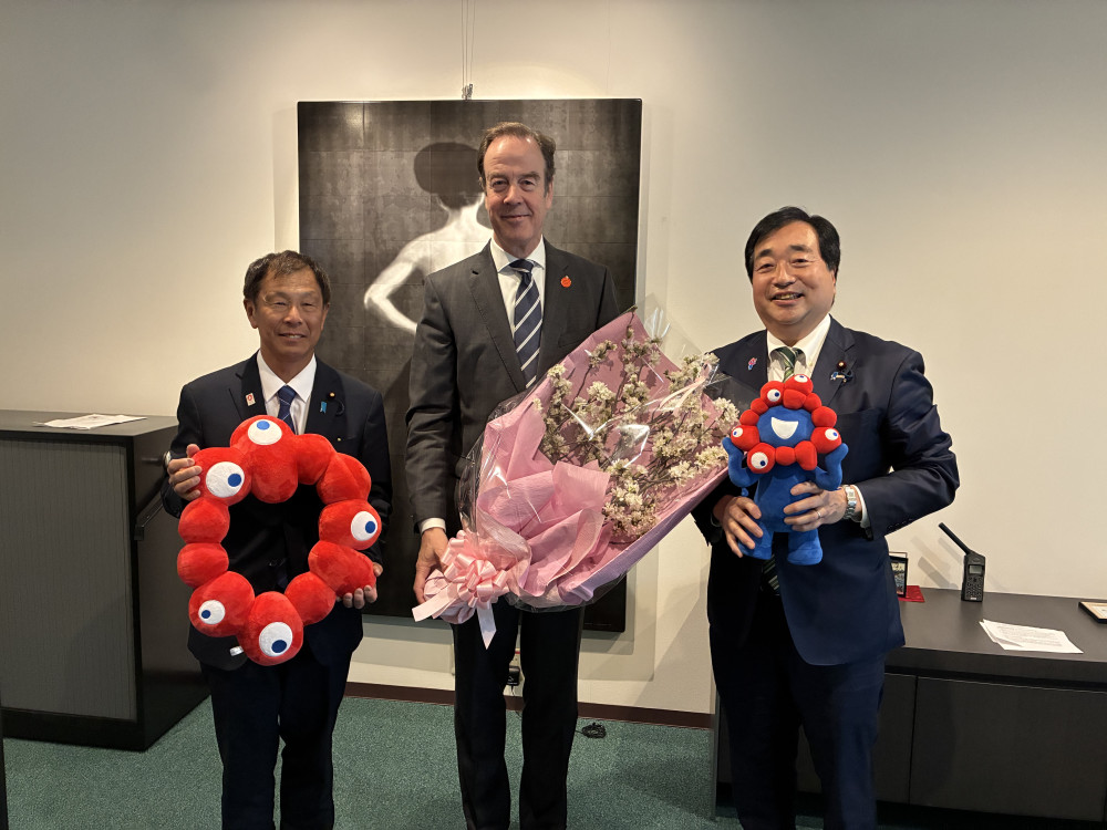 党の国際局としてオランダ大使館を訪問し、ヒルス ベスホー・プルッフ駐日大使を表敬