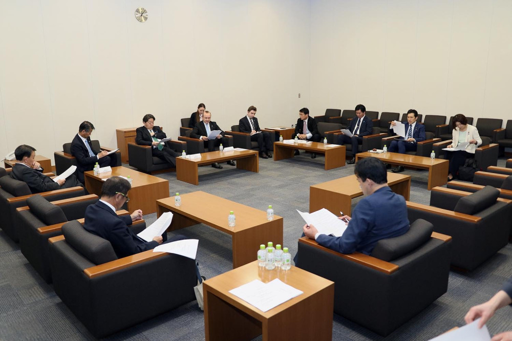 超党派日本・モルドバ友好議員連盟にて、ソコラン駐日大使と意見交換をいたしました。