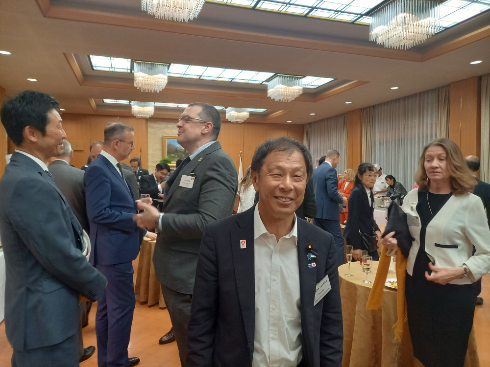 欧州議会議員団の皆さまが来日され、参議院議長公邸にてレセプションが行われました。