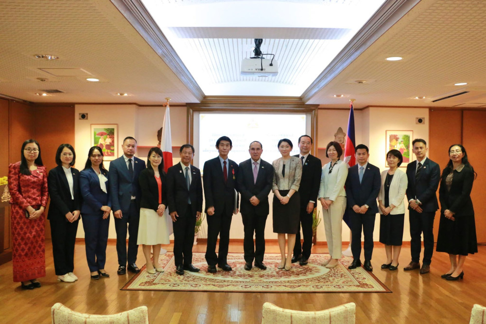 カンボジア大使館にて、今村雅弘前衆院議員の勲章授与式に出席いたしました。