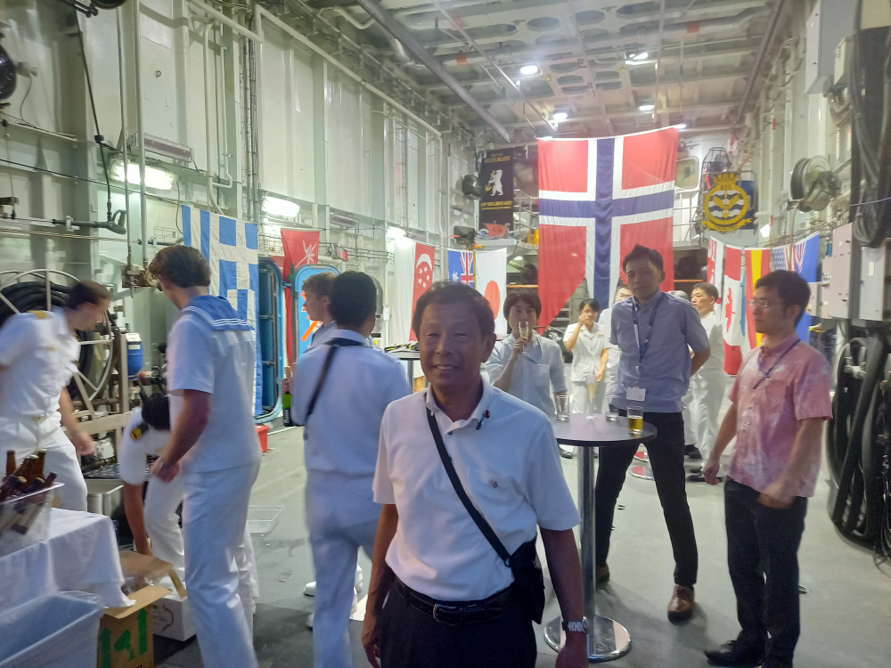 ノルウェー海軍のフリゲート艦「ロアール・アムンセン」が東京に寄港！