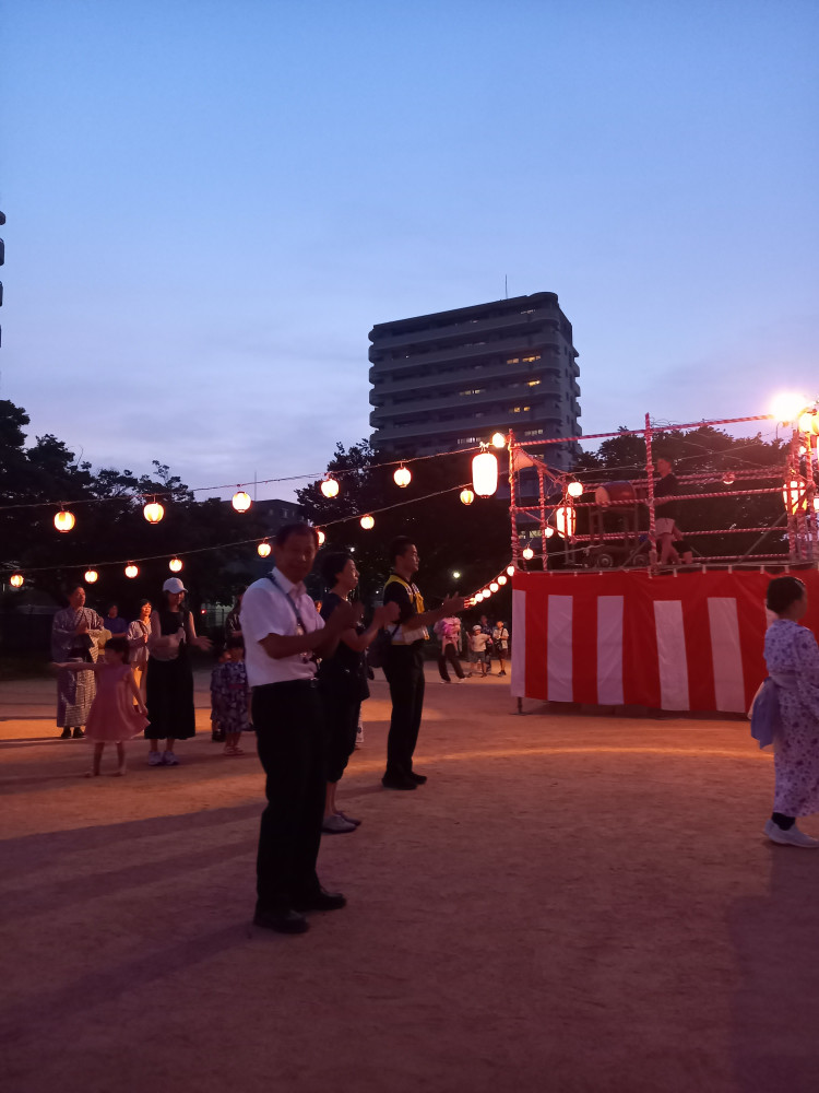 地域の盆踊りに参加！