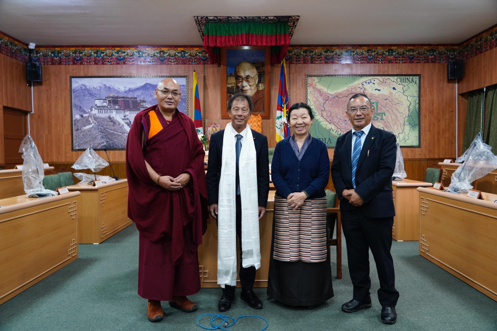 チベット亡命議会にて、議長および副議長、国際関係省大臣と懇談いたしました。