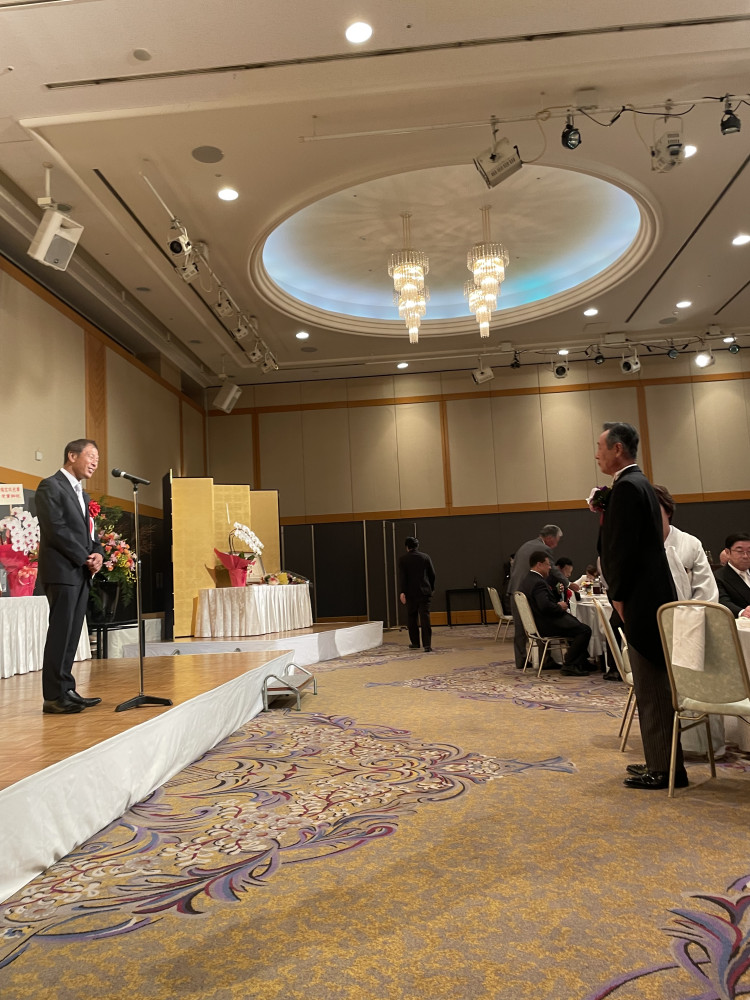 垂水消防団の前団長・中西政嗣氏の瑞宝双光章受賞祝賀会に出席し、祝辞を述べました。