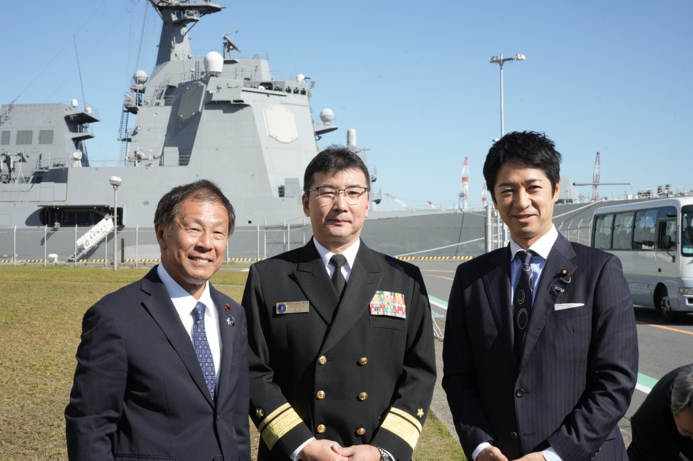 日本維新の会 安全保障調査会にて、横須賀海上自衛隊を視察いたしました。