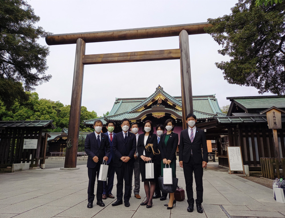 靖国神社例大祭に議員連盟で参拝いたしました。