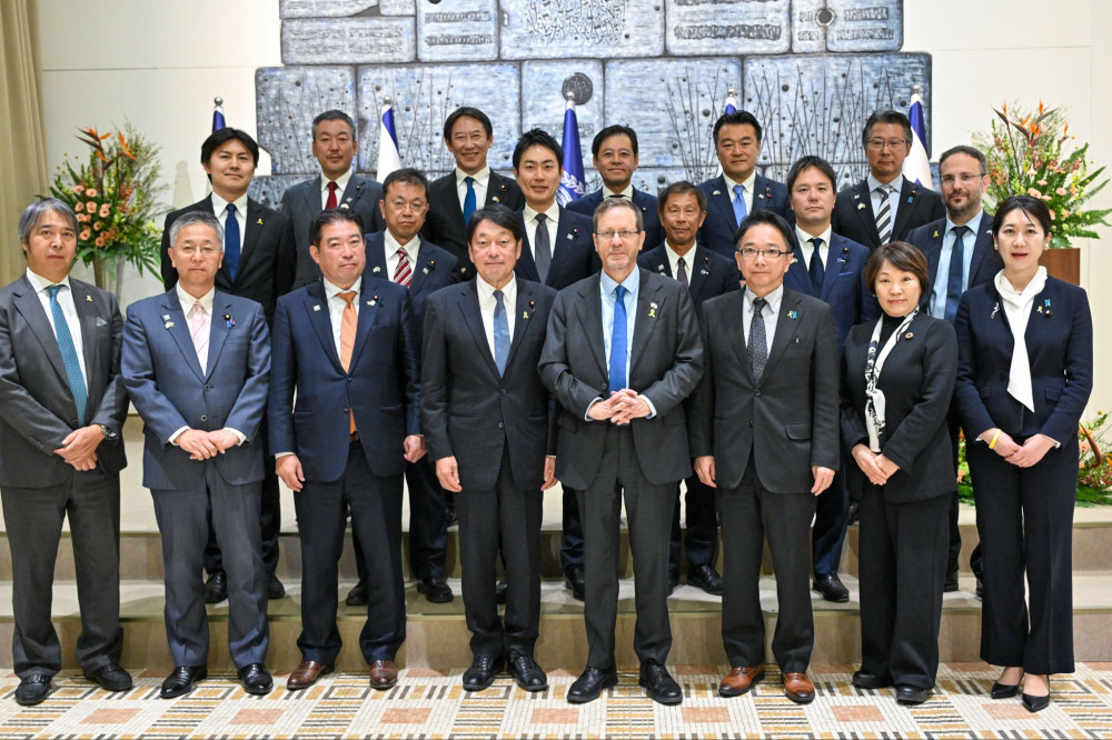 ①超党派の議員団でイスラエルを訪問いたしました。