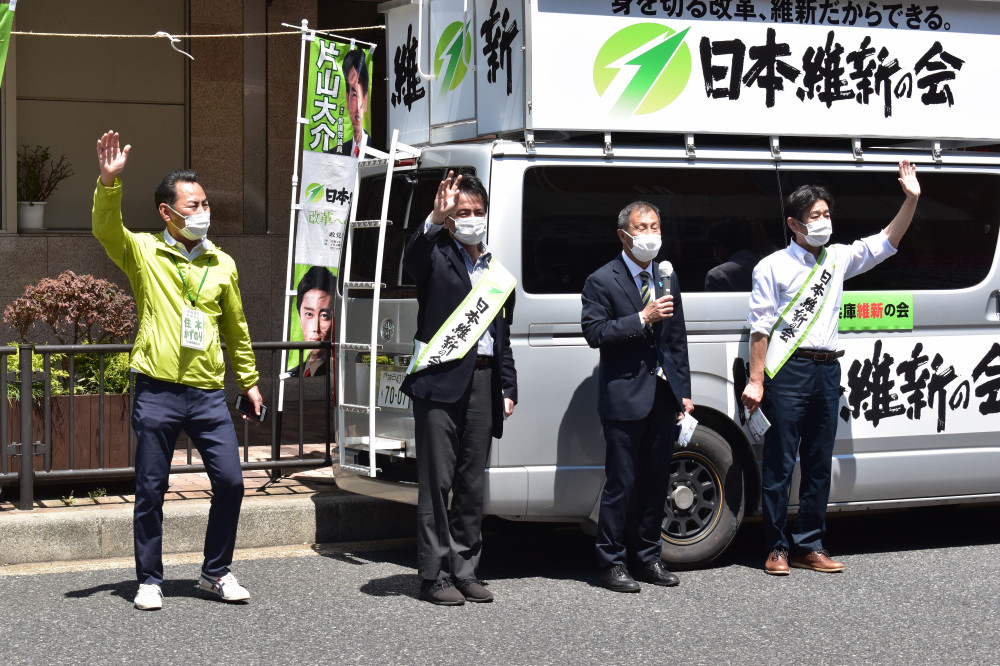 5/5板宿商店街にて片山参議院議員と岸口参議院比例支部長と街頭活動しました。