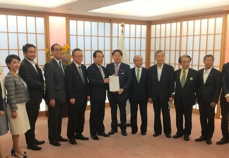JICA議員連盟による林外務大臣への提言申し入れを致しました。