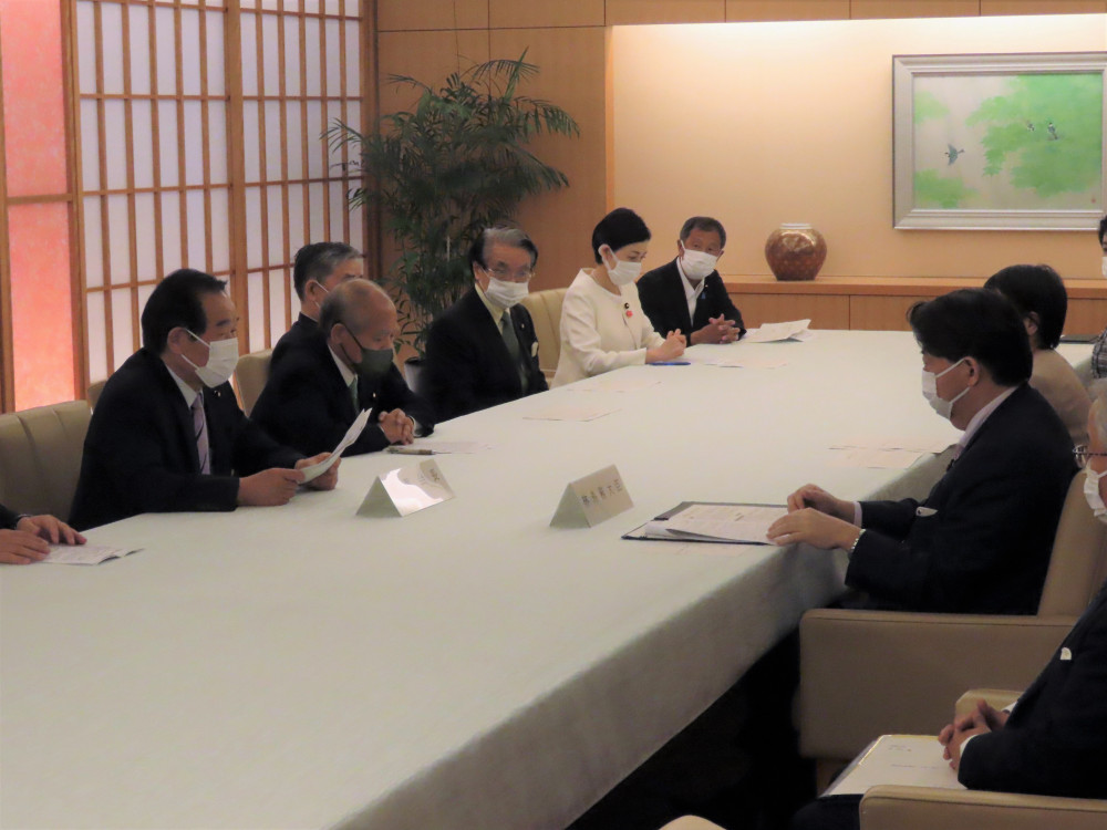 JICA議員連盟による林外務大臣への提言申し入れを致しました。