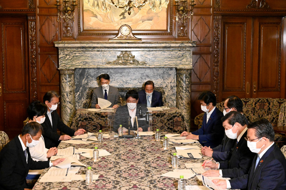 衆議院情報監視審査会において報告書を提出いたしました。