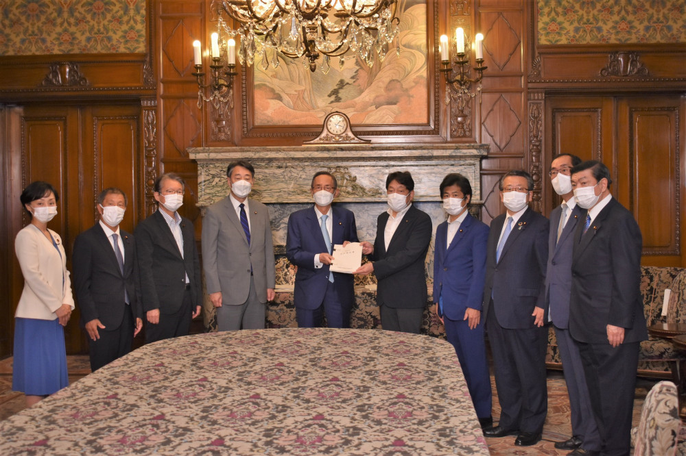 衆議院情報監視審査会において報告書を提出いたしました。