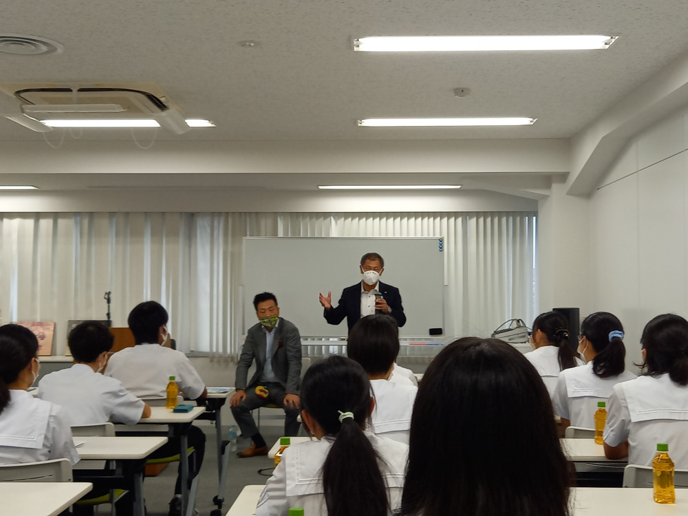 神高キャピタルツアーにて伊東代議士とともに意見交換しました!