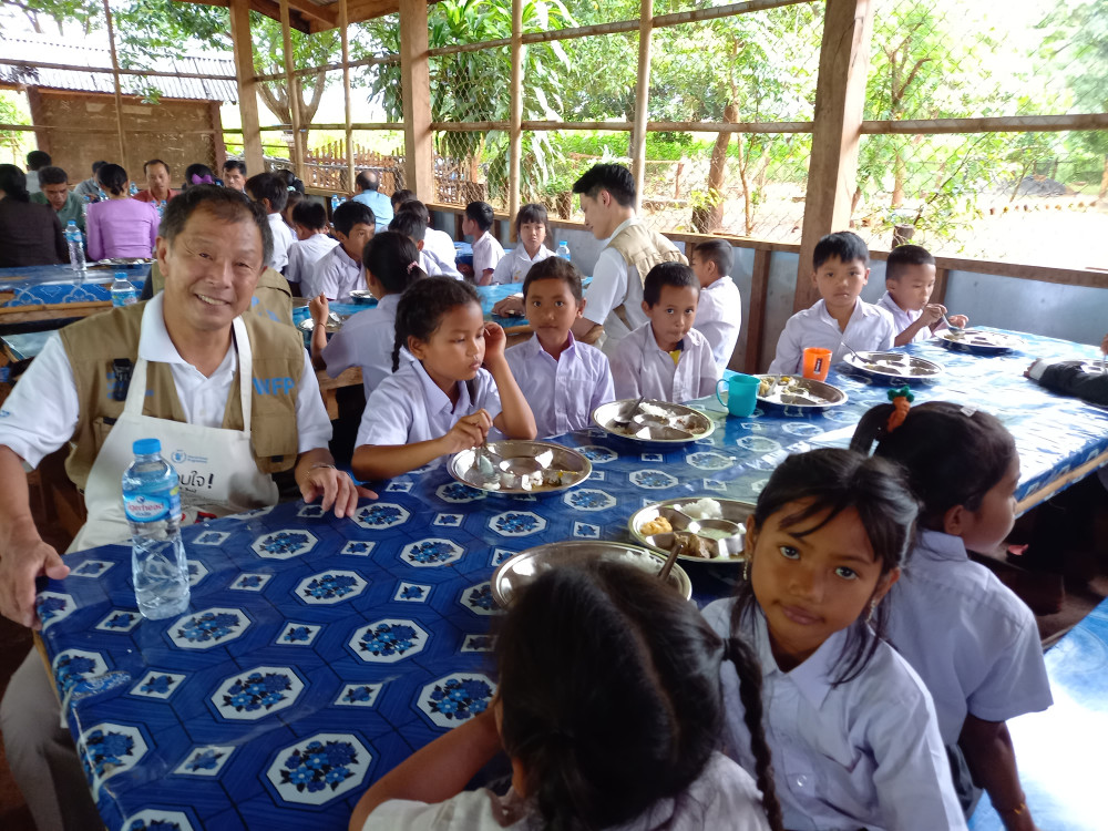 国連の機関であるWFP世界食糧計画を支援する議員連盟から子供たちの給食支援を中心とした活動の視察と会議などでラオスに行きました①