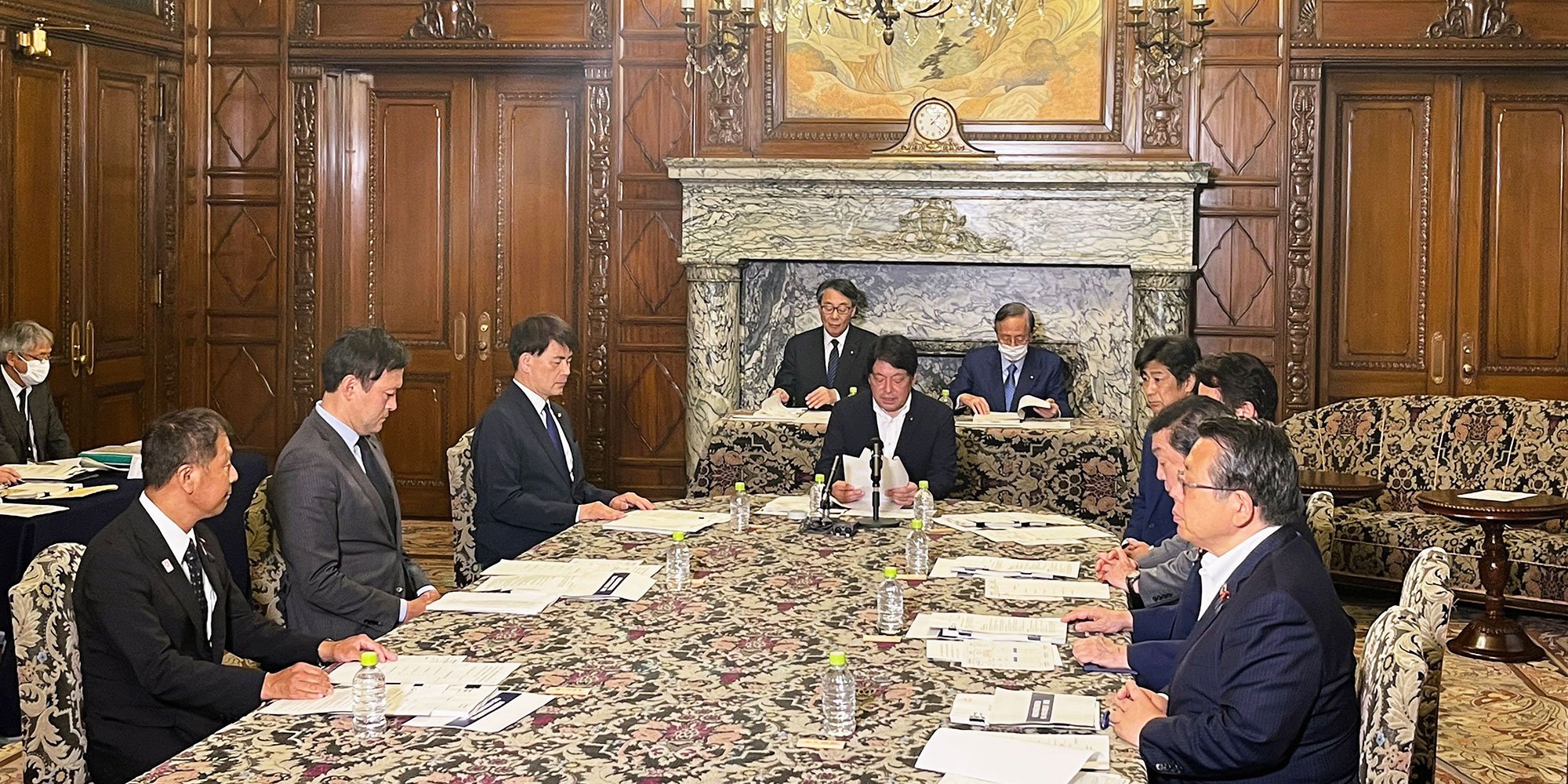 情報監視審査会